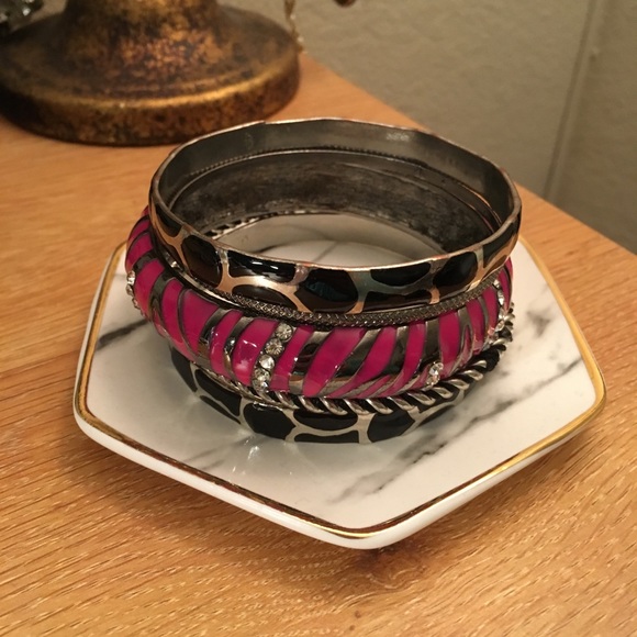 Bundle of 5 Buckle bracelets - Picture 8 of 11